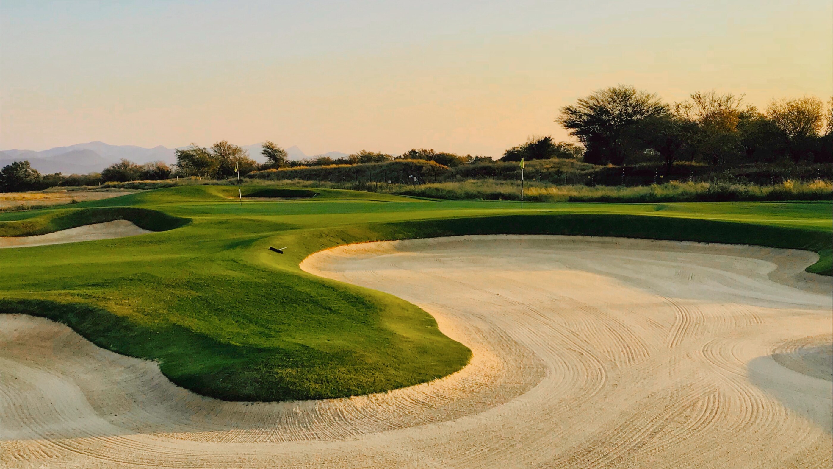 Hero Golf Course 16 9